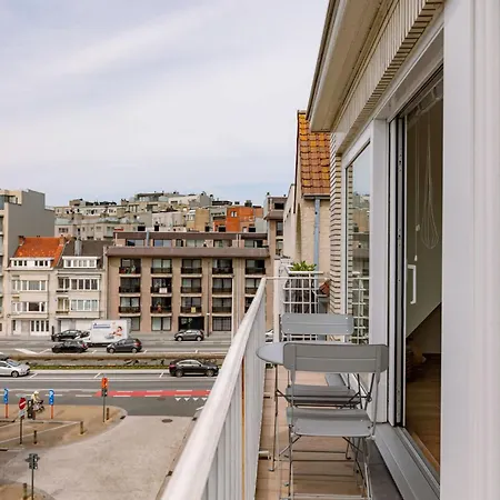 Modern With Balcony Near Center Holiday home *